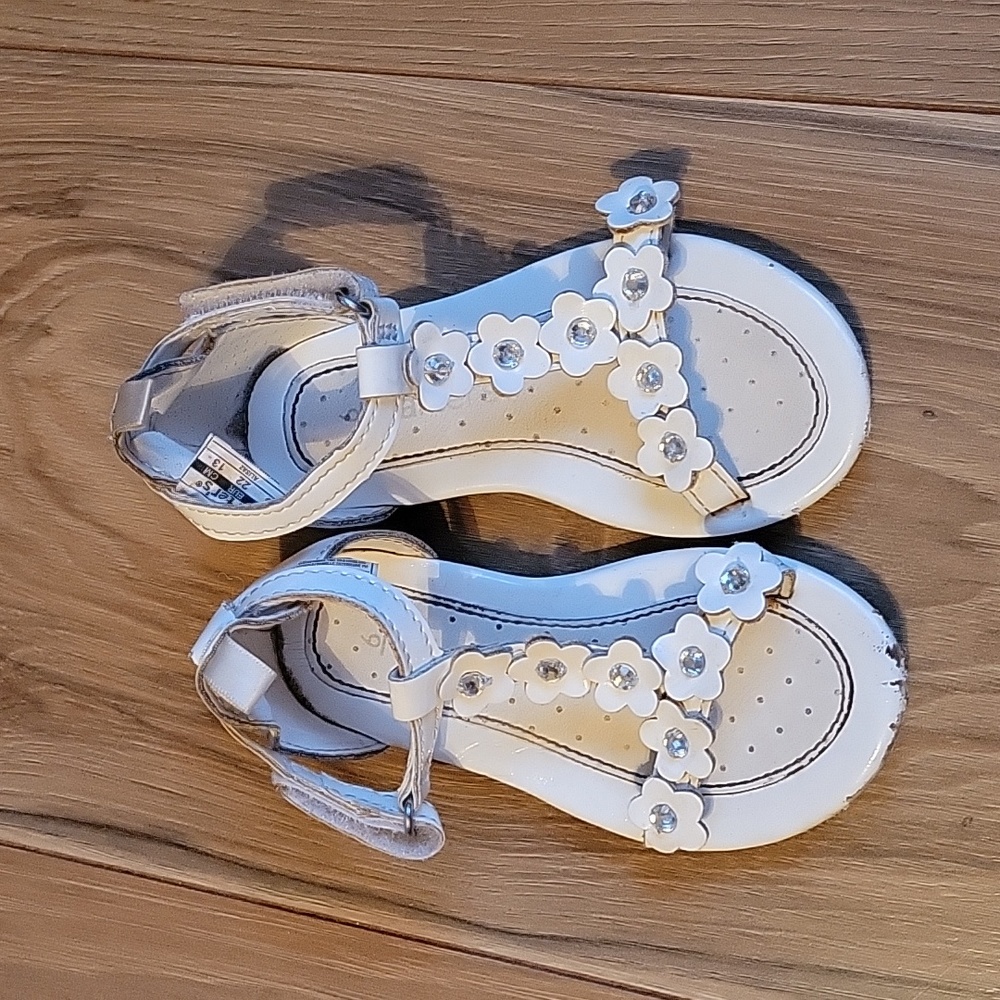 *3/$15* Carter's Toddler Girl Size 6 White Dress Shoes